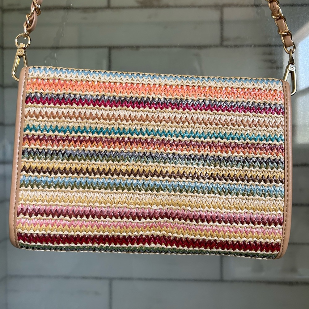 Crossbody - Picture 4 of 5